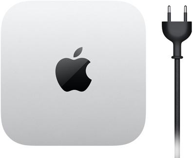 Parte de cima do Mac mini prateado de alumínio, quadrado, bordas arredondadas, logotipo preto brilhante da Apple no centro, cabo de alimentação preto com plugue bifurcado