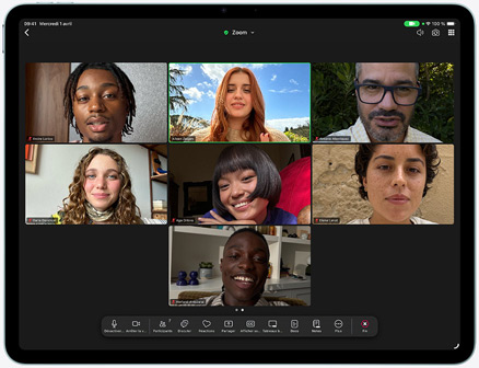 iPad Air, face avant, affichant Zoom Workplace, où plusieurs personnes apparaissent dans des cases séparées