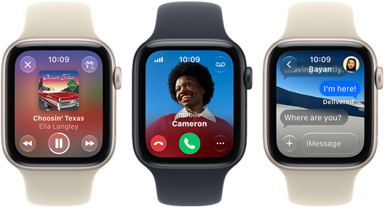 Trys „Apple Watch SE 3“ laikrodžiai šalia vienas kito, viename rodoma programa „Apple Music“, kitame – įeinantis skambutis, o trečiajame – susirašinėjimas žinutėmis
