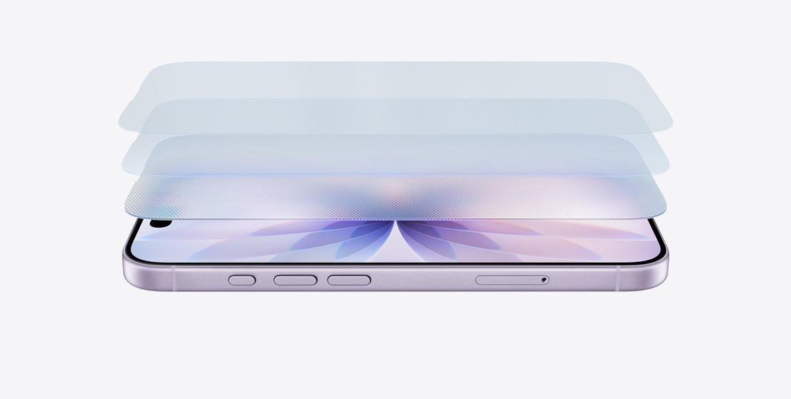 iPhone 17 dispus orizontal pe partea laterală, pe culoarea Lavandă, cu un design stratificat care prezintă Ceramic Shield 2