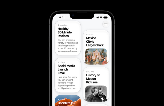 iPhone 17e 모델의 화면. Siri 앱에 Siri AI 대화들이 표시되어 있습니다. 내용은 각각 건강 요리 30분 레시피, 멕시코시티에서 가장 큰 공원, 소셜 미디어 출시 이메일, 영화의 역사, 꾀꼬리버섯 입니다