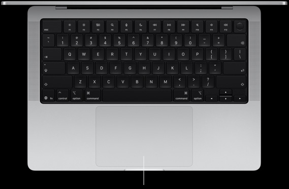 MacBook Pro, Farbe Silber, geöffnet, Tastatur und Force Touch Trackpad werden gezeigt